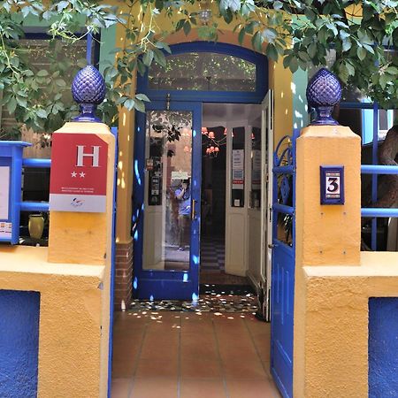 Hotel Restaurant Cortie Thuir Exterior photo