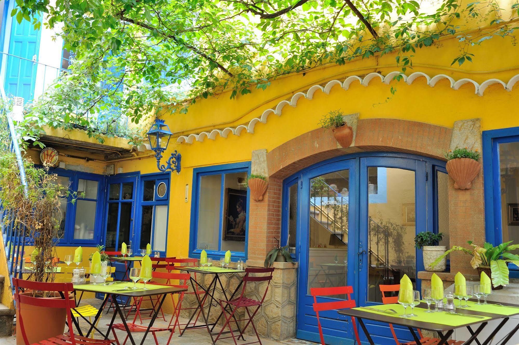 Hotel Restaurant Cortie Thuir Exterior photo